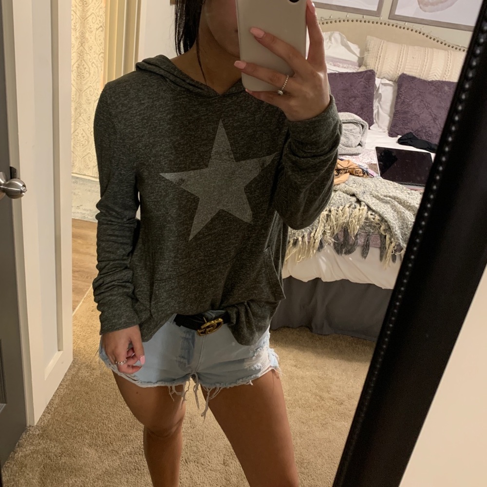 Star pullover sweater